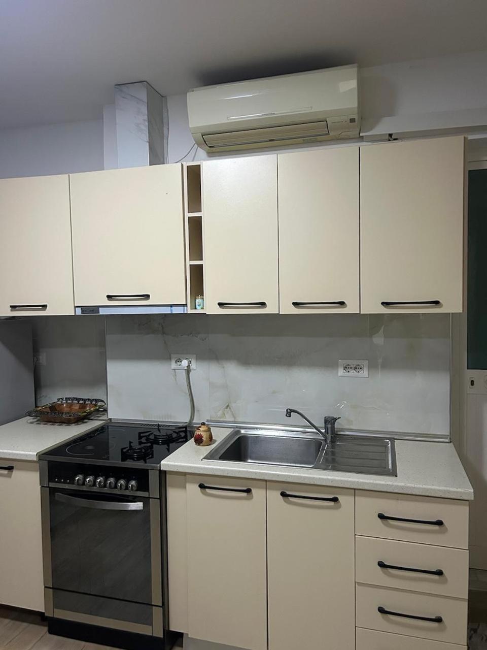 Central Stay Tirana *